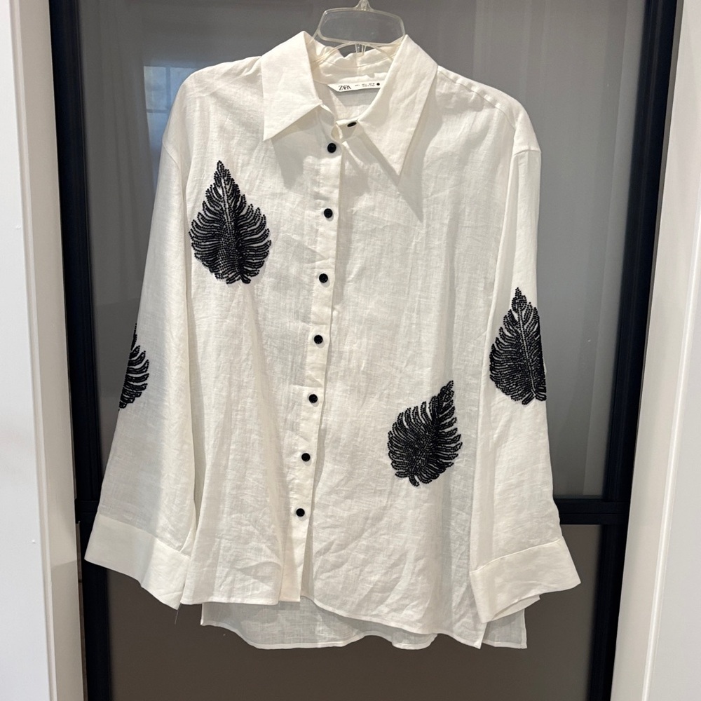 Zara White Button Down Shirt with Black Leaf Embroidery